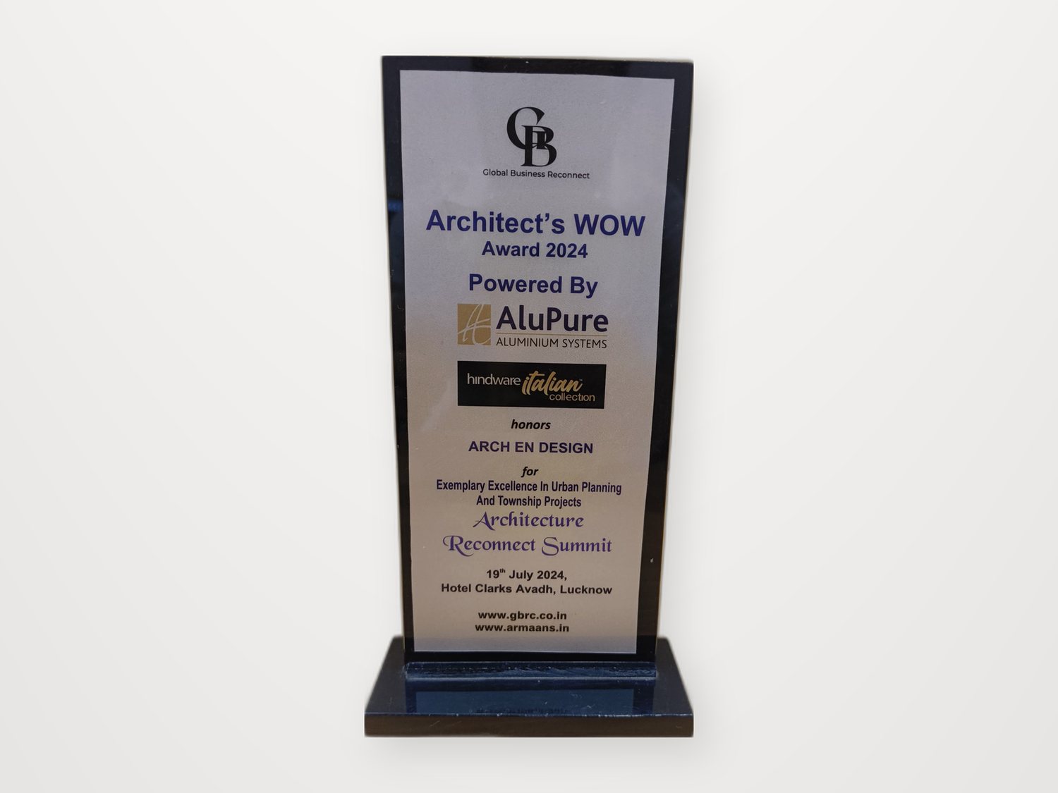 Architect’s WOW Award 2024 trophy